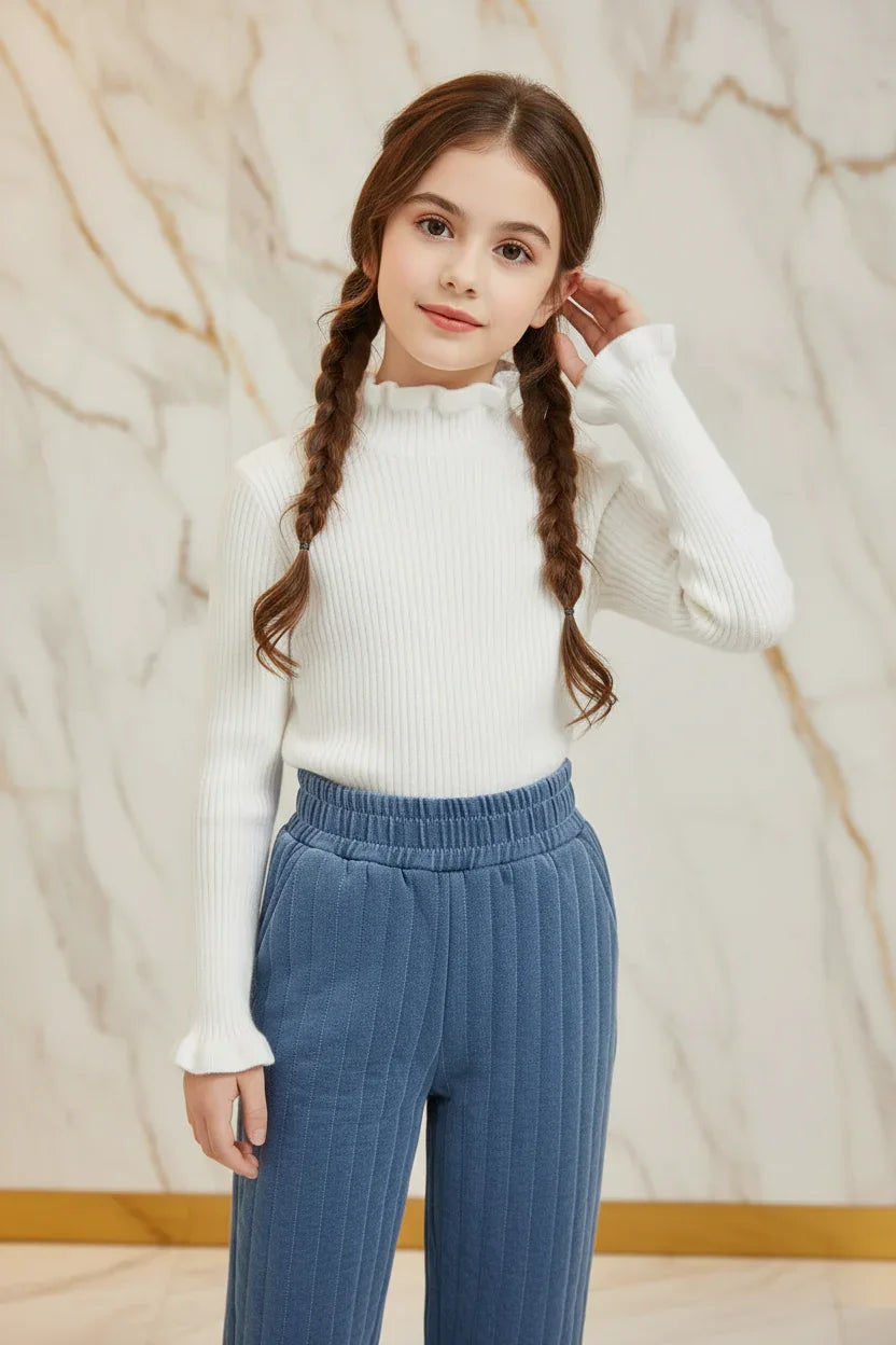 سويتر أبيض - لقطة كاملة