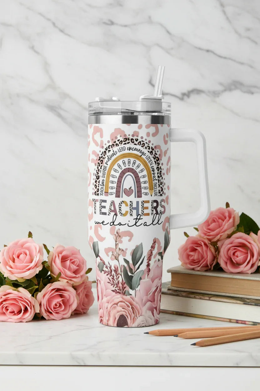 صورة أمامية للكوب مع إكسسوارات