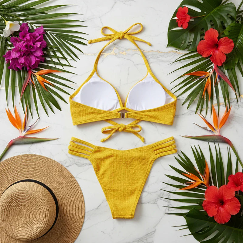 صورة خلفية للطقم مع إكسسوارات الصيف