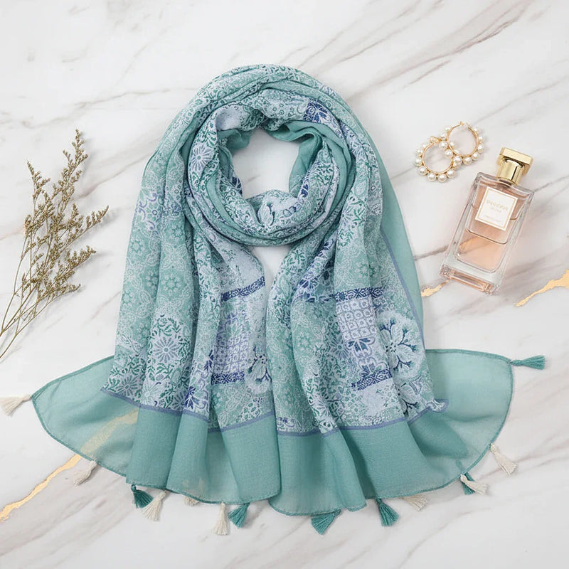 الشال ملتوي بشكل فني