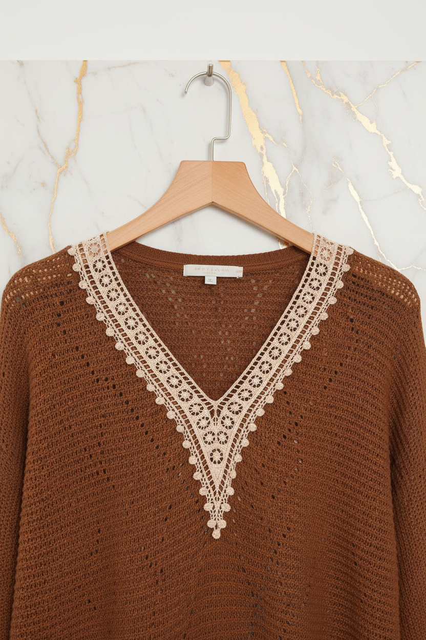 السويتر البني - تفاصيل الدانتيل