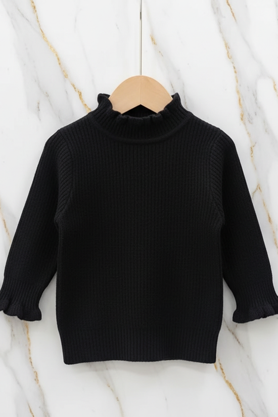 سويتر أسود - تصوير احترافي