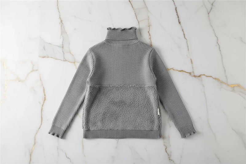 سويتر رمادي مبطن بفرو رمادي - منظر خلفي