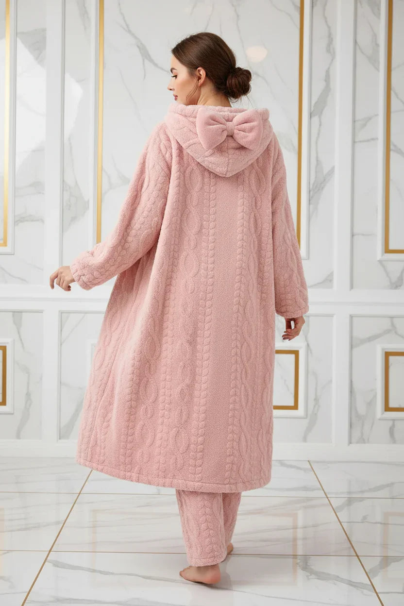 لقطة خلفية تُظهر طول الهودي