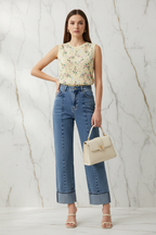 جينز خصر عالي - أمامي واثق