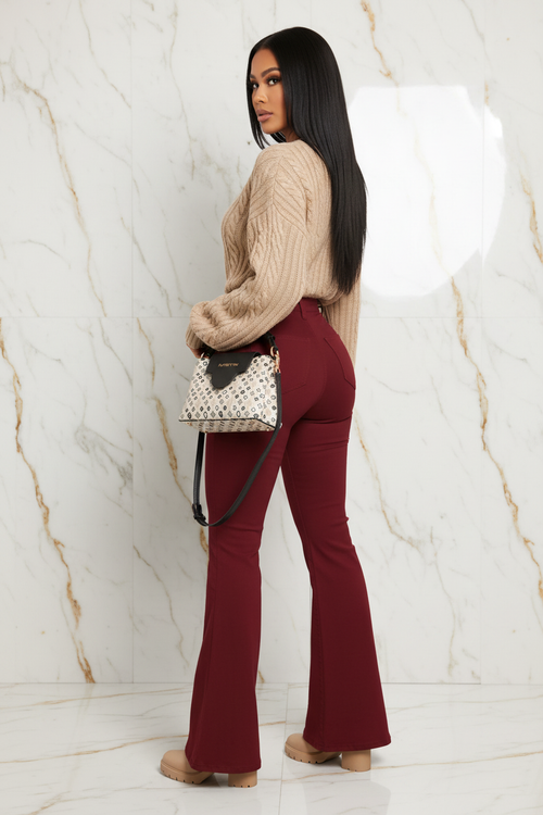 إطلالة ثلاثية خلفية