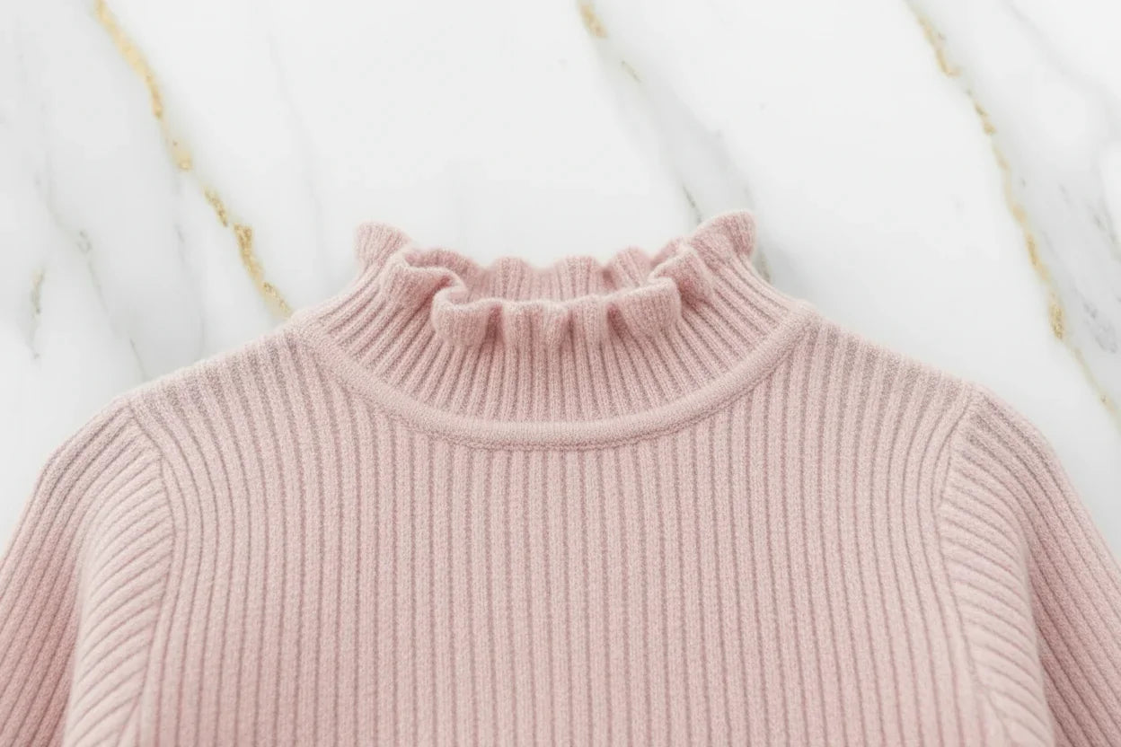 سويتر وردي مبطن - تفاصيل الياقة