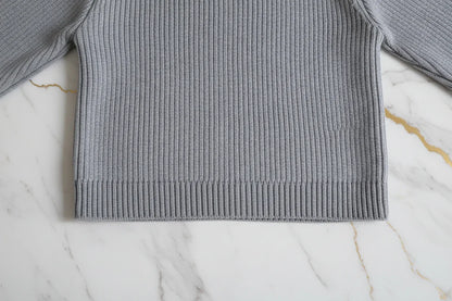 سويتر رمادي مبطن - تفاصيل النسيج