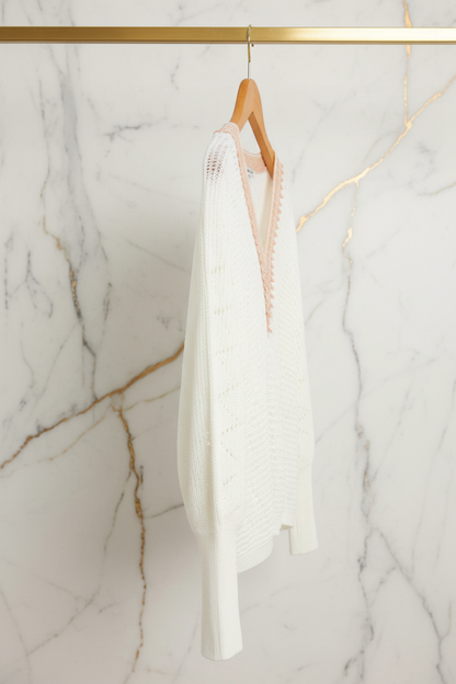 السويتر الأبيض - منظر جانبي