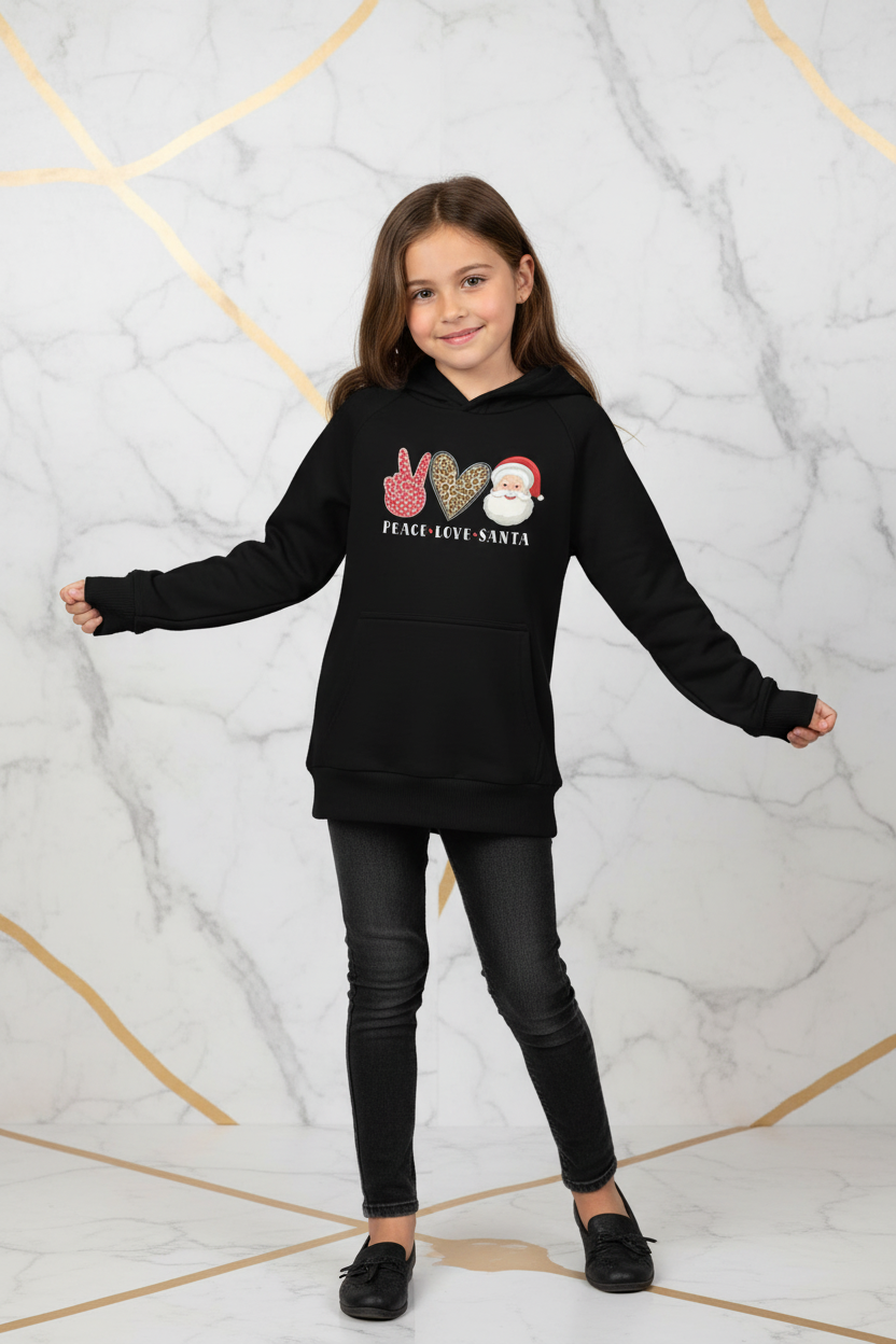 طفلة ترتدي الهودي - وضعية أمامية