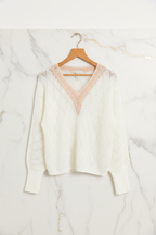 السويتر الأبيض - منظر أمامي