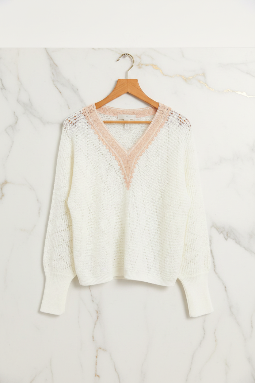 السويتر الأبيض - منظر أمامي