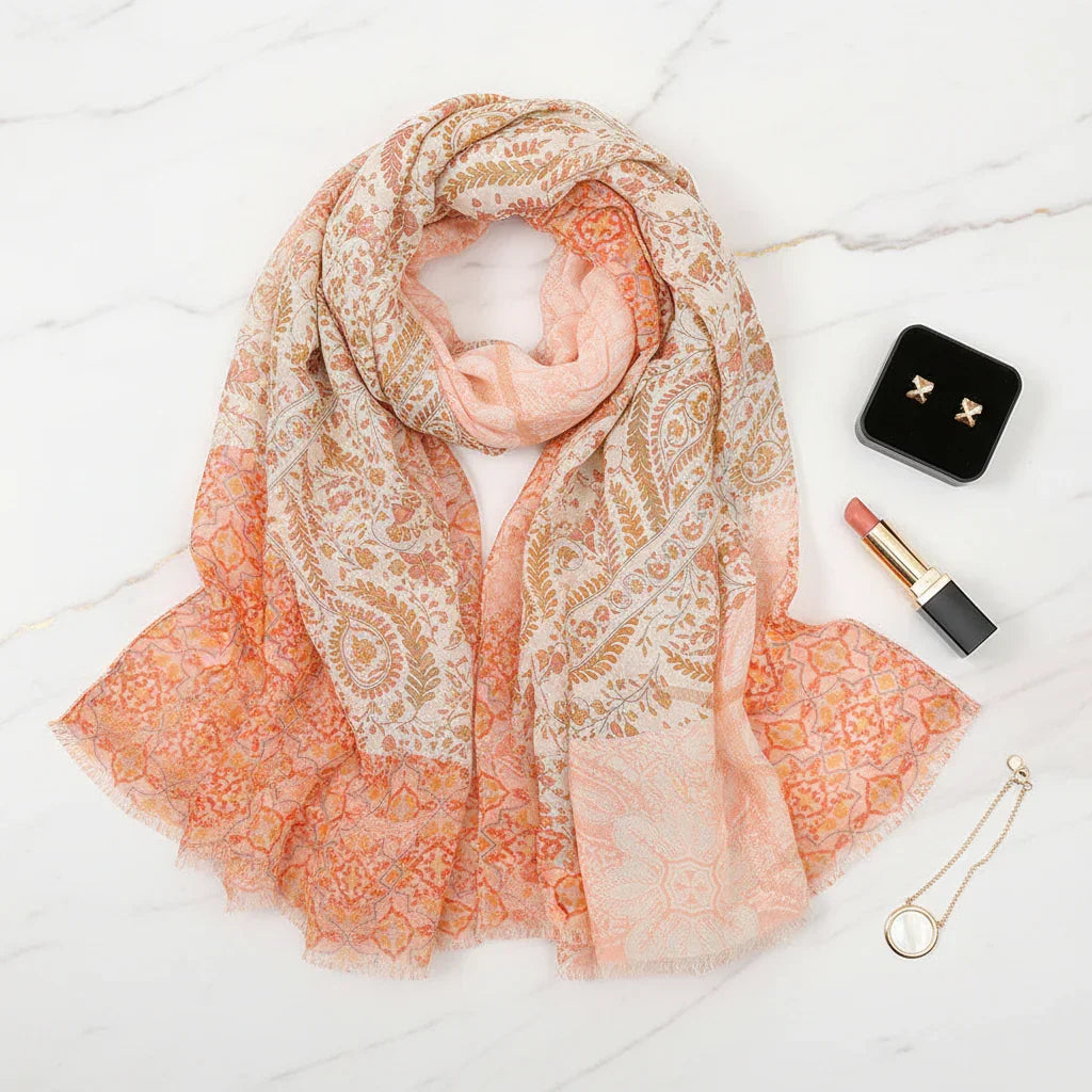 الشال مفرود بالكامل