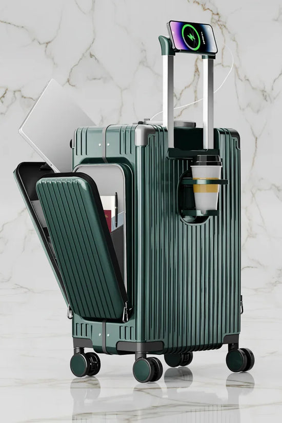 الحقيبة الخضراء على خلفية رخامية