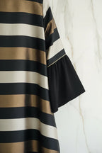 لقطة قريبة لتفاصيل الأكمام