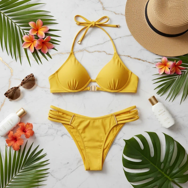 صورة أمامية للطقم مع إكسسوارات الصيف