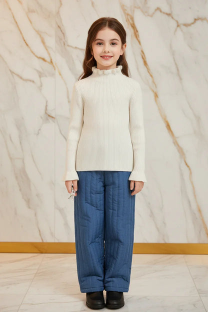 سويتر أبيض مبطن مع بنطال جينز - أمامي
