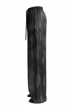 من اليمين