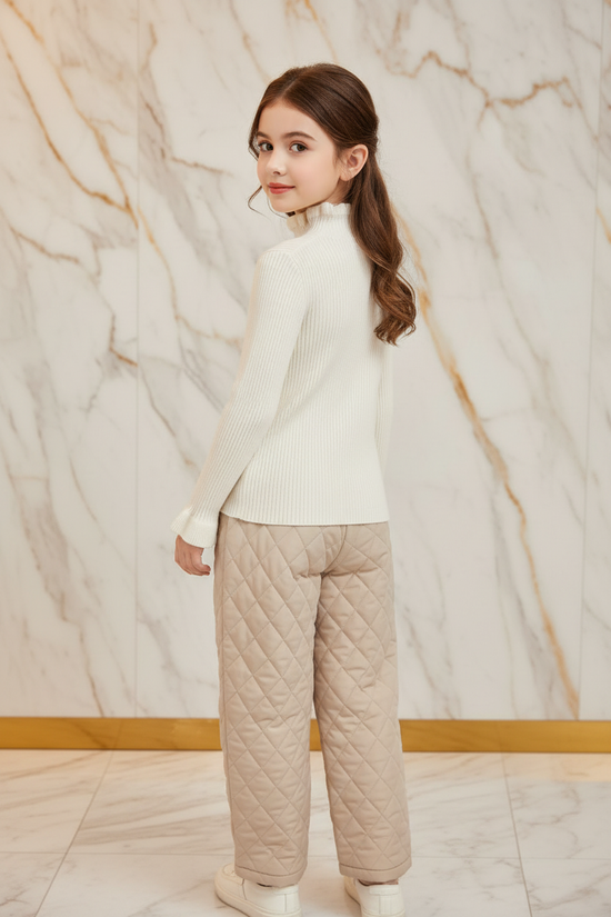 سويتر مع بنطال مبطن - منظر خلفي