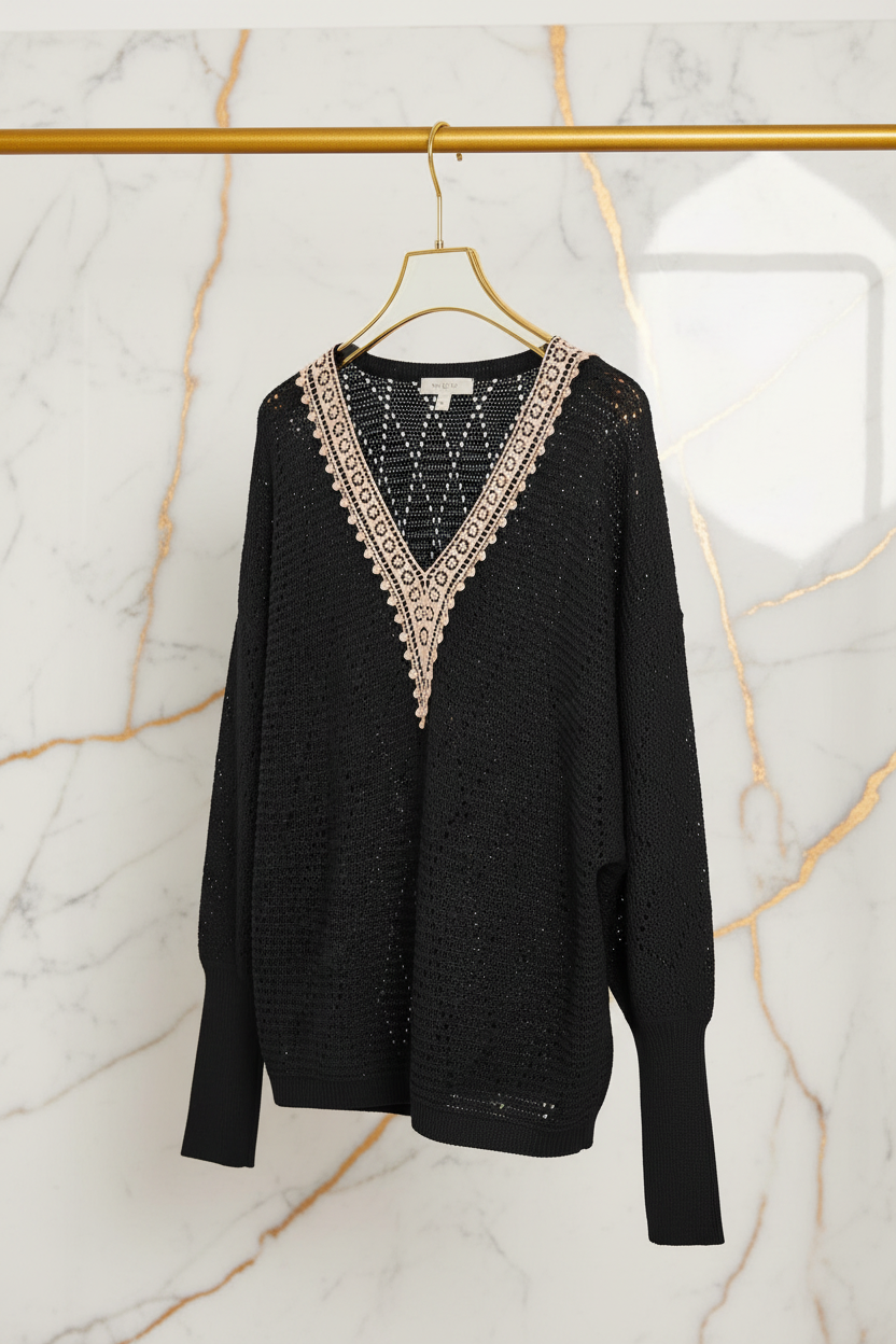 السويتر الأسود - زاوية مائلة