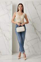 جينز خصر عالي - أرجل متقاطعة