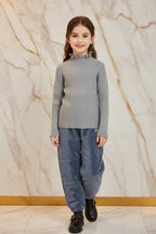 سويتر رمادي مبطن مع بنطال جينز - أمامي