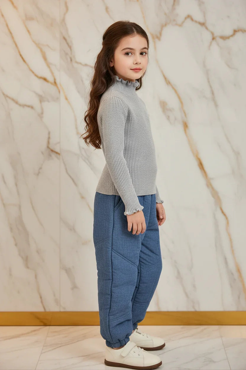 سويتر رمادي مبطن مع بنطال جينز - زاوية يمين