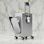 الحقيبة على خلفية رخامية بيضاء وذهبية