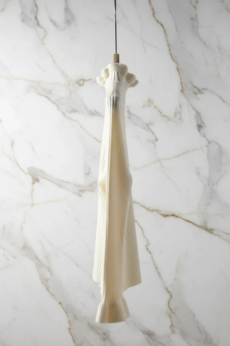 سويتر كريمي - منظر جانبي