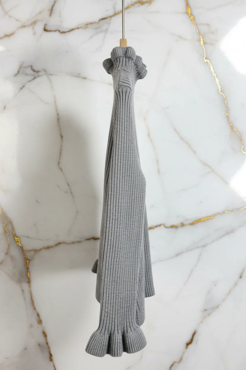 سويتر رمادي - منظر جانبي