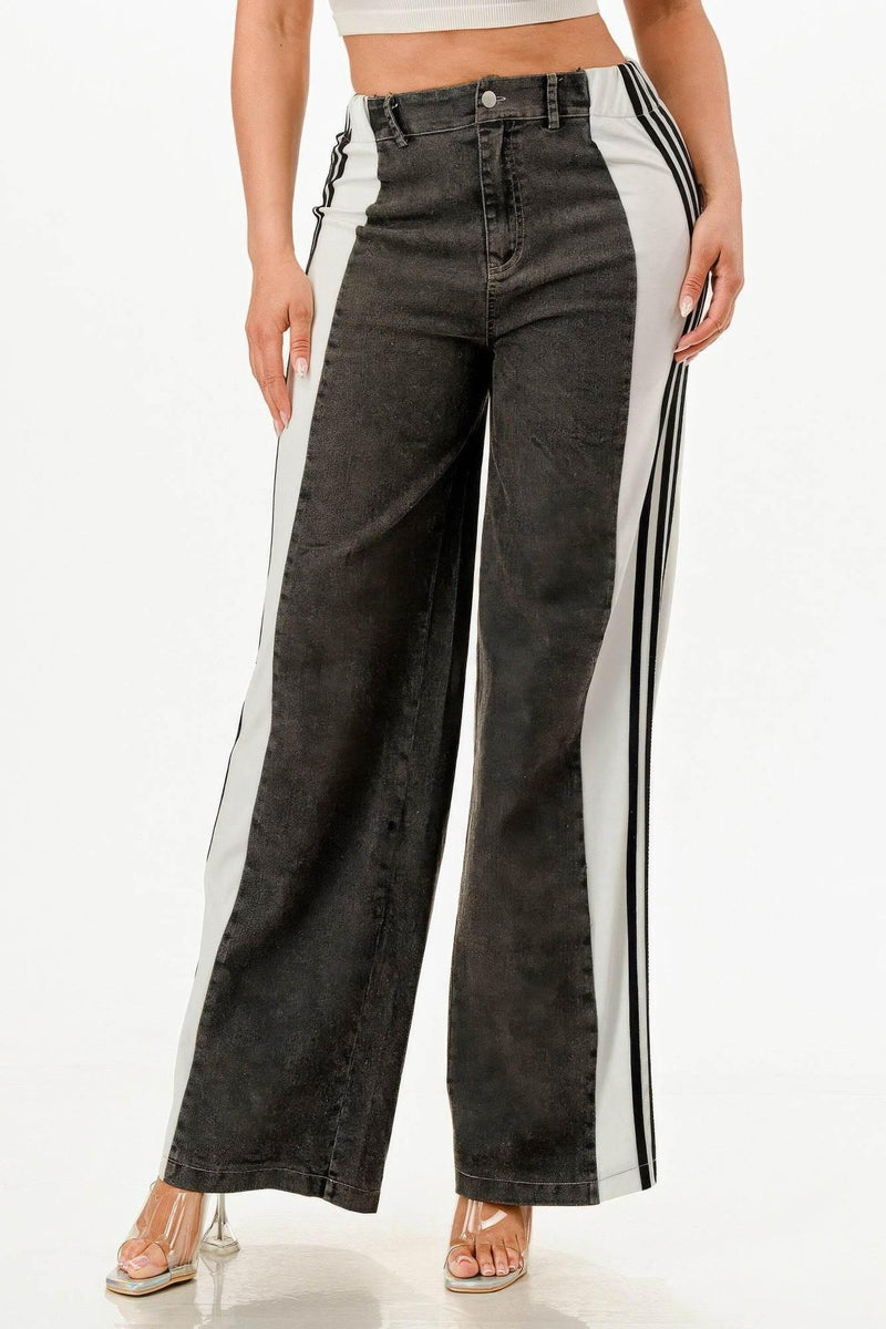 Clean Line Wide Leg Black Jeans With Stripe Detail - IVORYNN