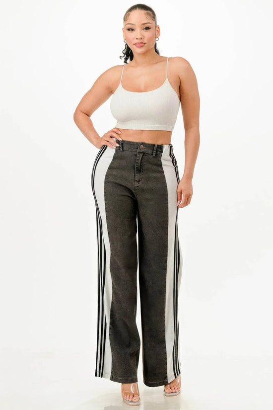 Clean Line Wide Leg Black Jeans With Stripe Detail - IVORYNN
