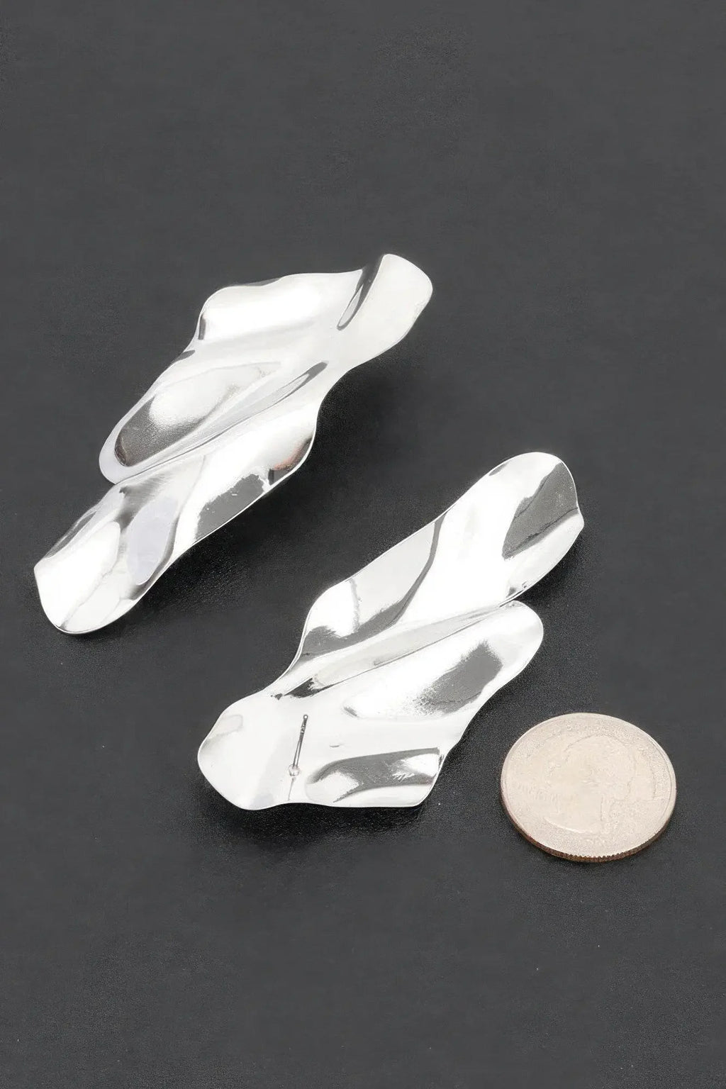 Cloth effect Stylish Metal Earring - IVORYNN