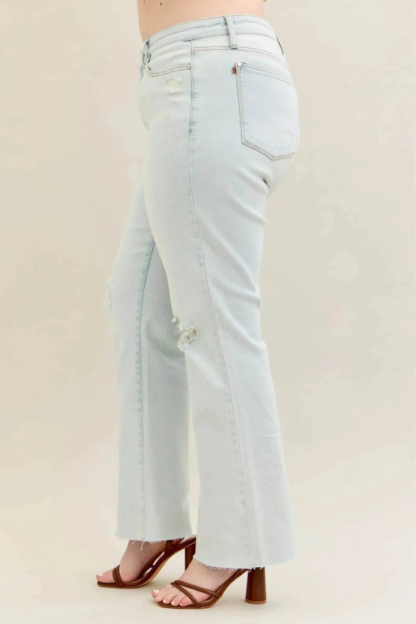 Destroy & Fray Hem Bootcut Blue Jeans - IVORYNN