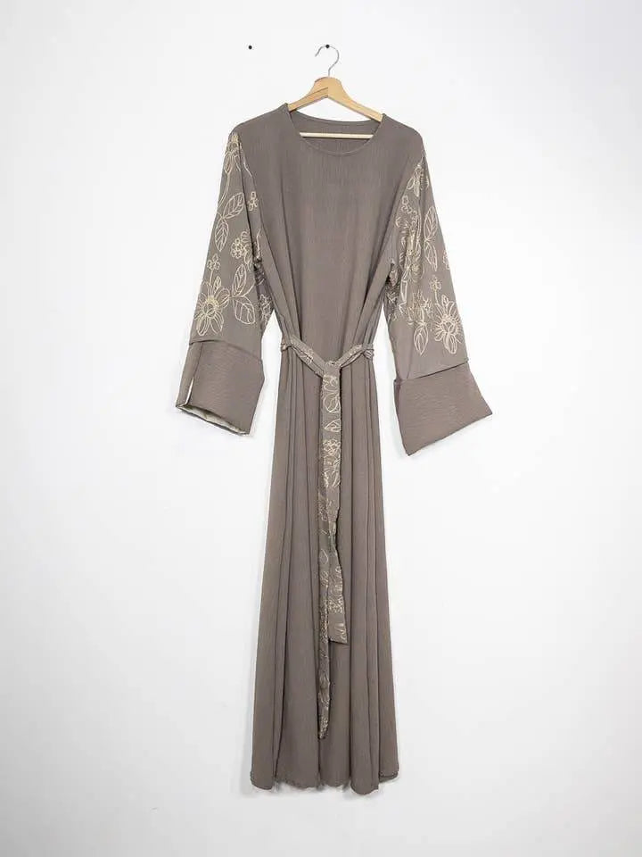 Elegant Floral Embroidered Abaya With Belt - IVORYNN