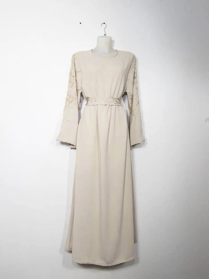 Elegant Floral Embroidered Abaya With Belt - IVORYNN