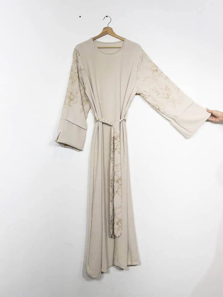 Elegant Floral Embroidered Abaya With Belt - IVORYNN