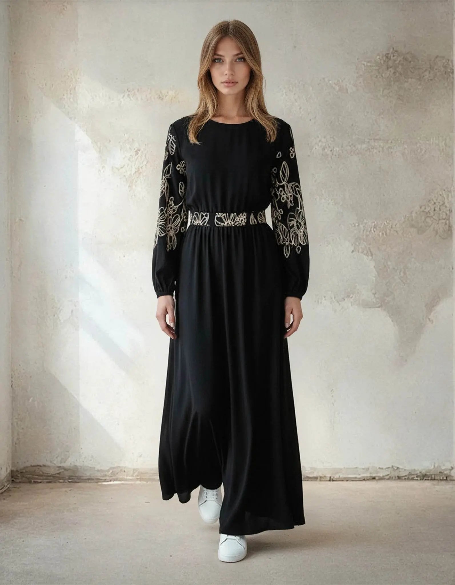 Elegant Floral Embroidered Abaya With Belt - IVORYNN