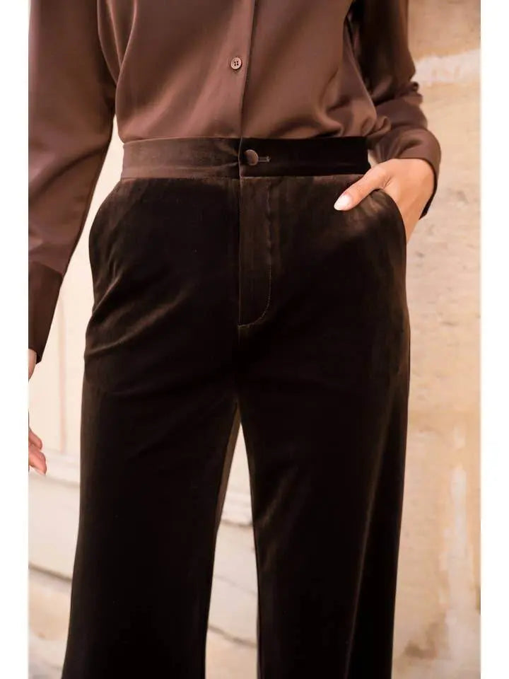 Elegant High Waisted Straight Cut Olive Velvet Trousers - IVORYNN
