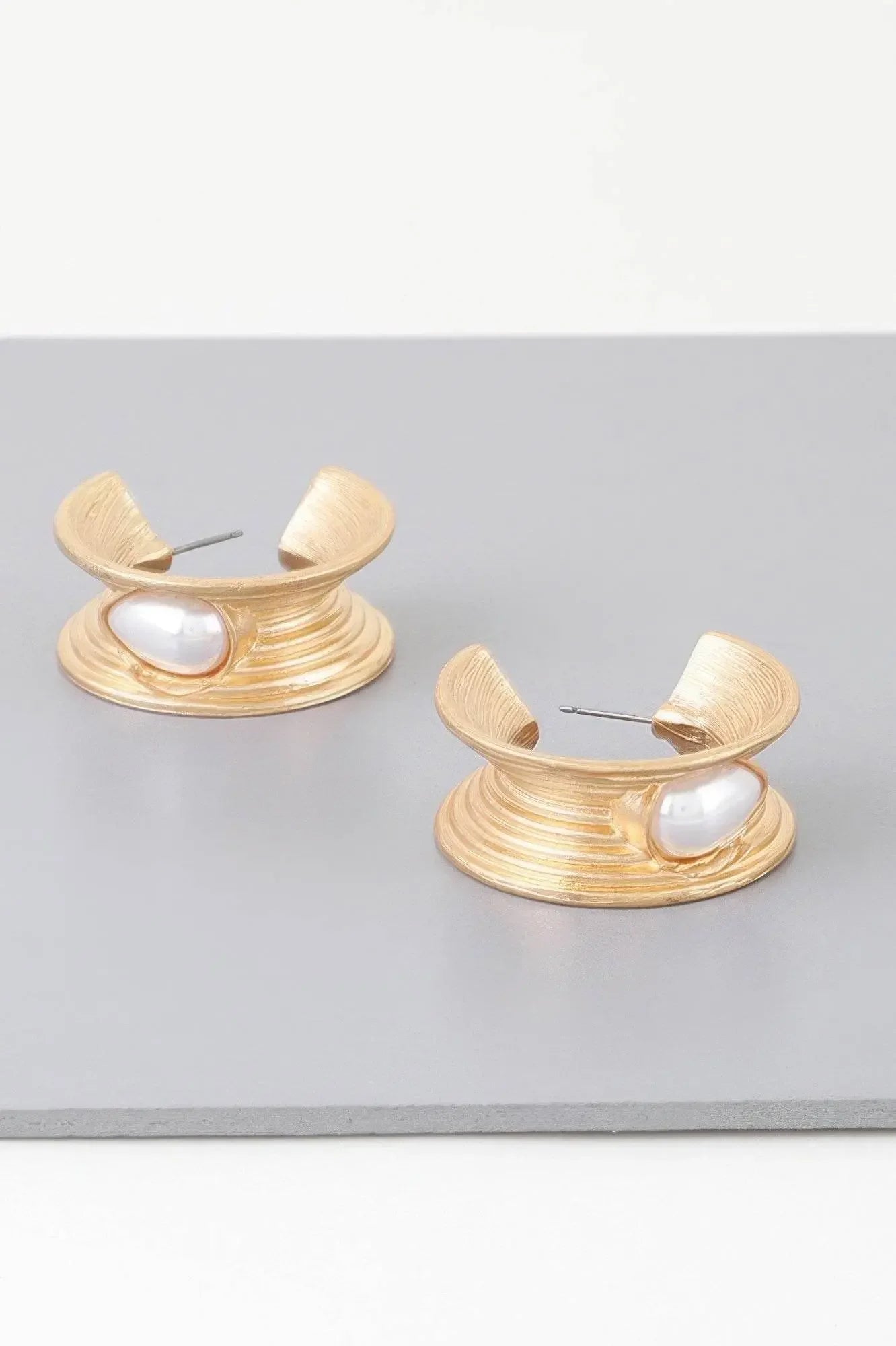 Flared Pearl Teardrop Hoop Earrings - IVORYNN