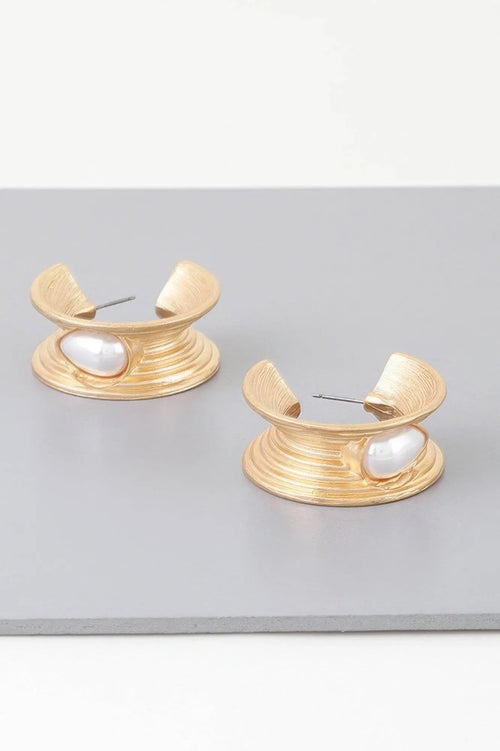 Flared Pearl Teardrop Hoop Earrings - IVORYNN