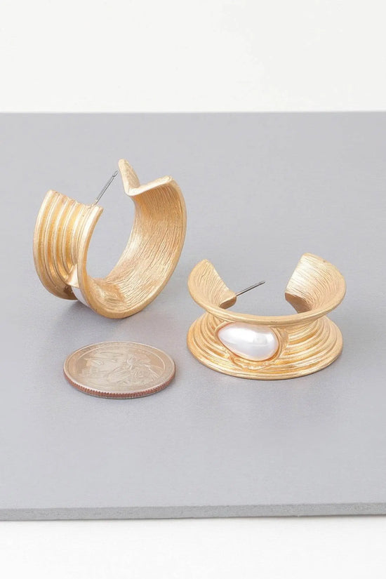 Flared Pearl Teardrop Hoop Earrings - IVORYNN