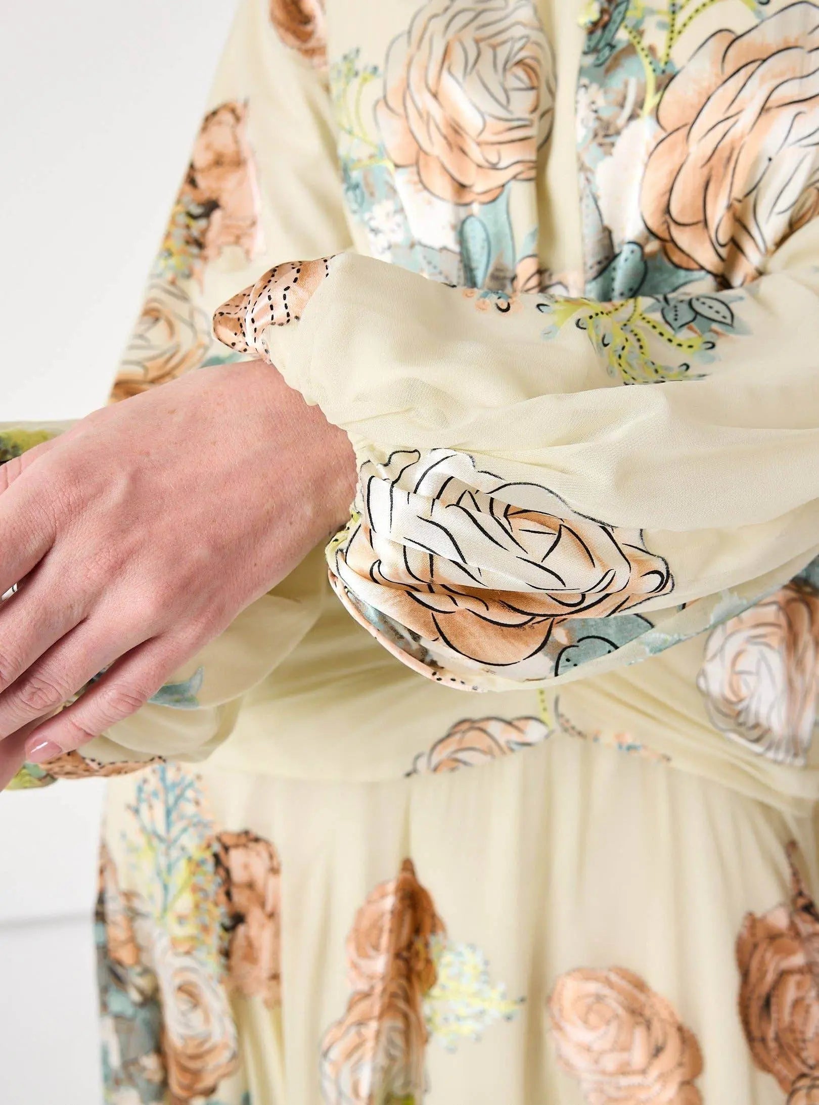 Floral Belted Devoré Velvet Effect Maxi Dress - IVORYNN