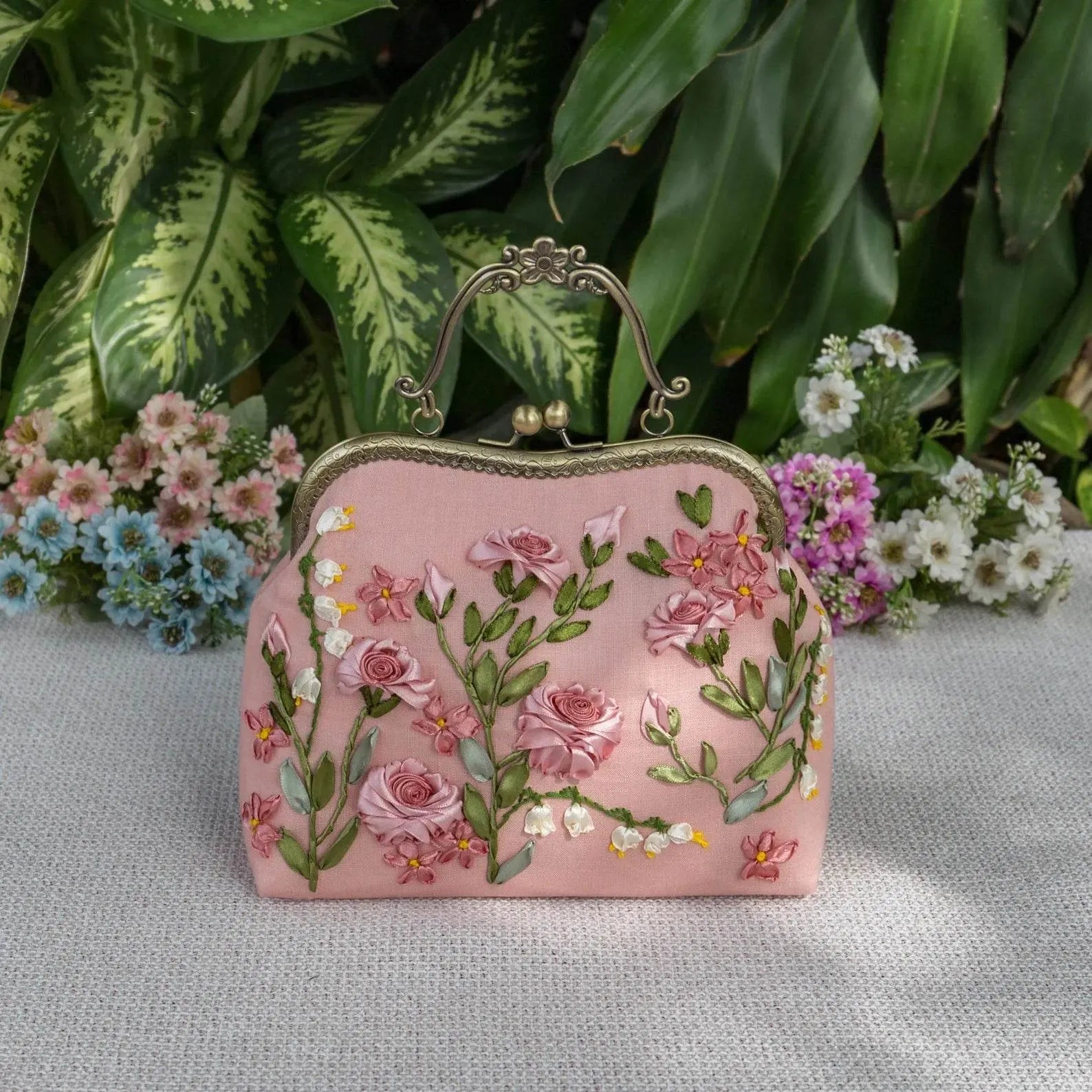 Luxury Unique Embroidered Pink Handbag - IVORYNN
