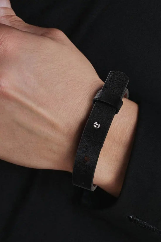 M&H Engraved Black Leather Bracelet - IVORYNN