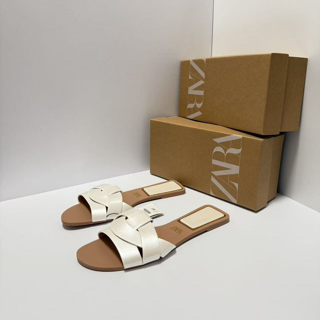 Flats Cow Colored Gold Leather Sandals