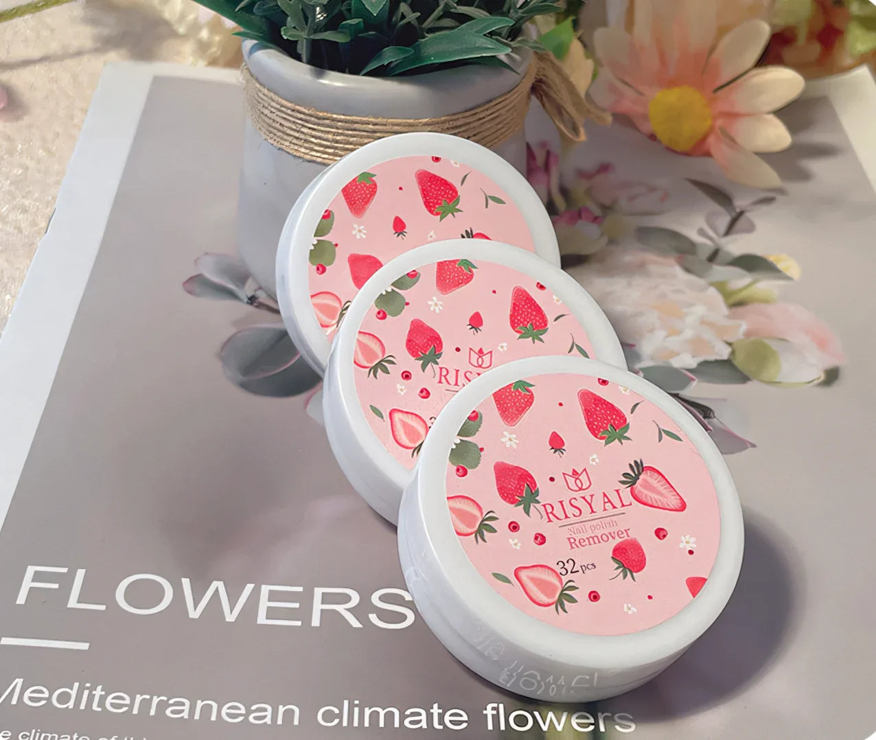 32 Pieces Nail Polish Remover Wipes