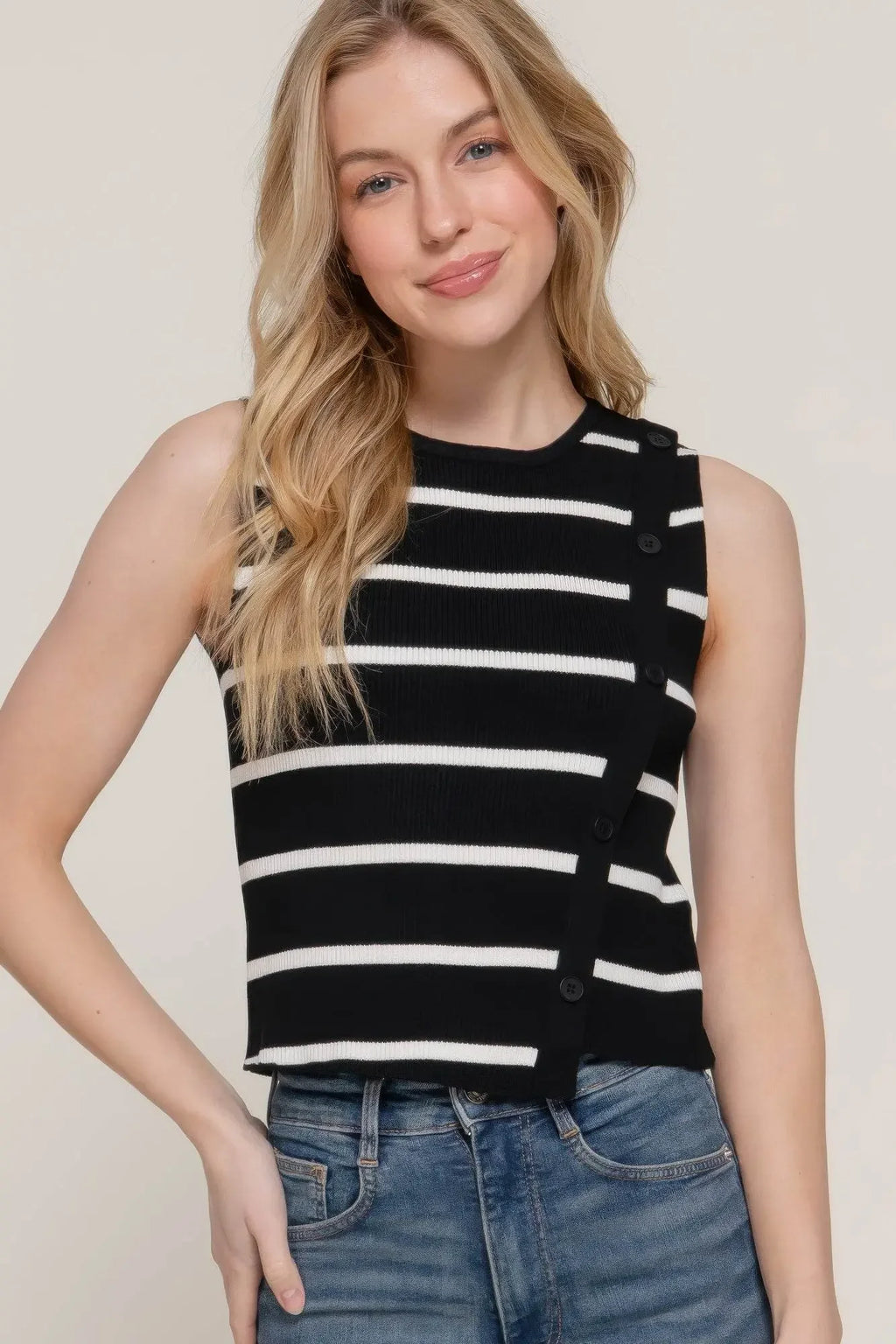 Sleeveless Diagonal Shape Stripe Spring Black Sweater - IVORYNN