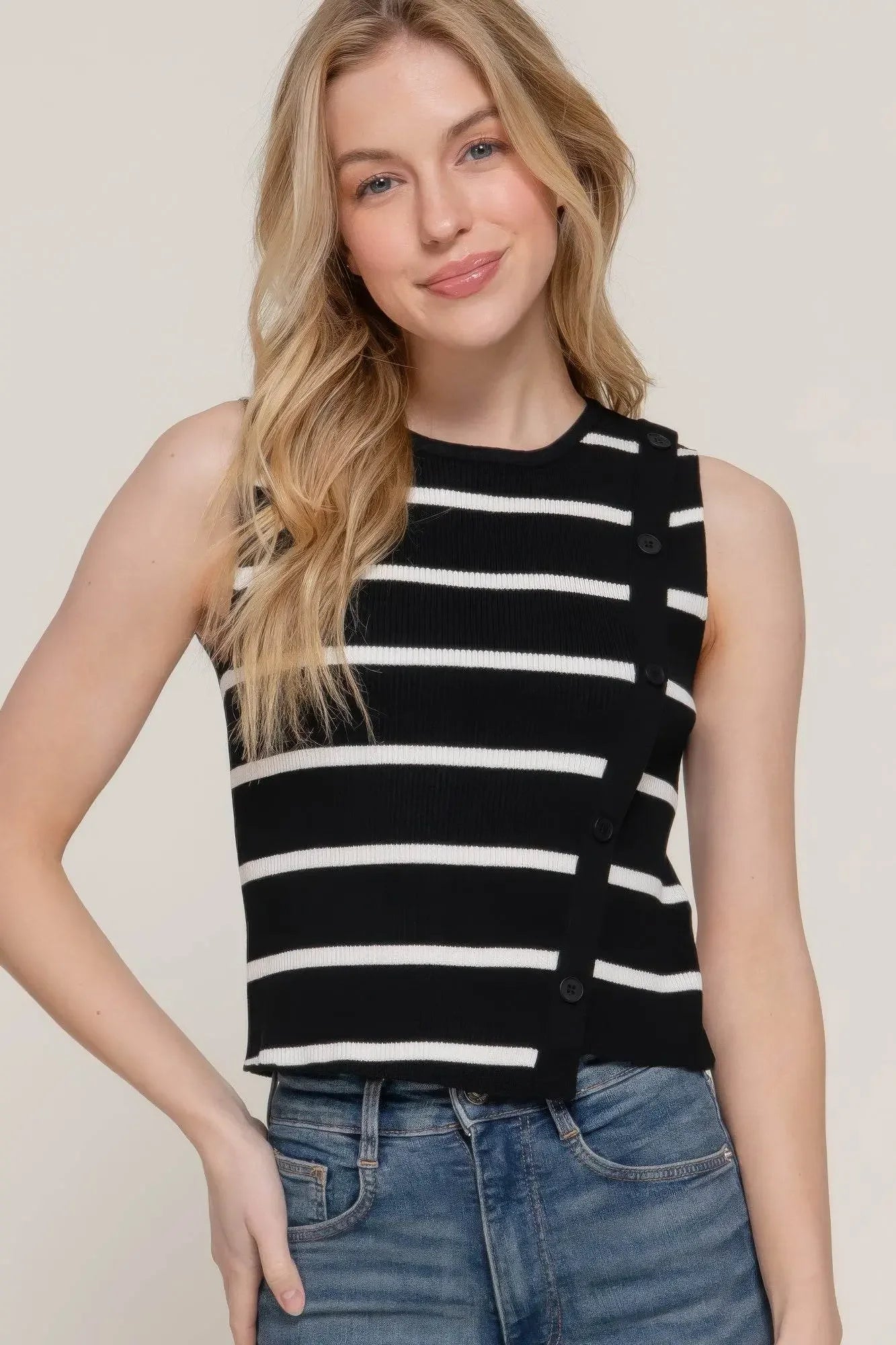 Sleeveless Diagonal Shape Stripe Spring Black Sweater - IVORYNN