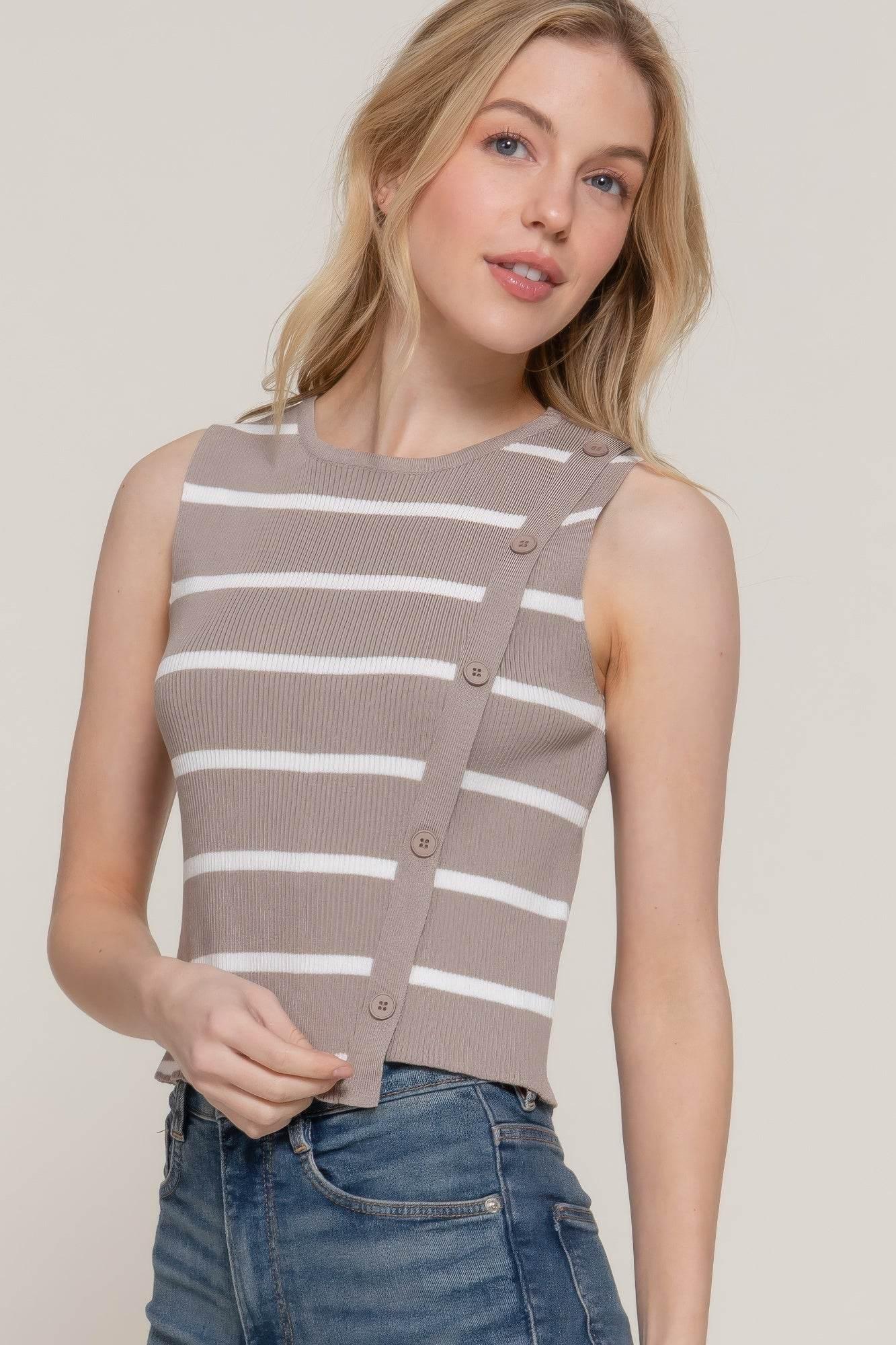 Sleeveless Diagonal Shape Stripe Spring Nude Sweater - IVORYNN